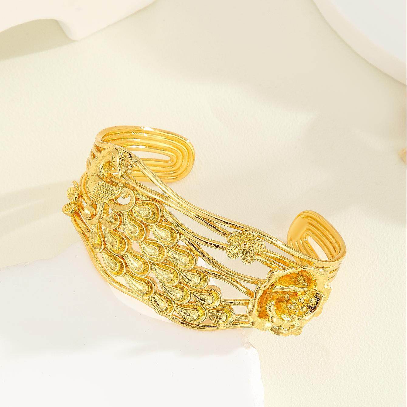 1pcs Vintage Luxury Carved Texture Gold Bracelet, Exquisite Peacock, Flower Patterned Bracelet - P12 Hub Europe