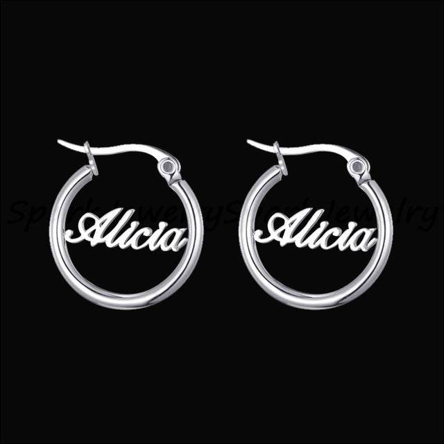 Exaggerated name earrings - P12 Hub Europe
