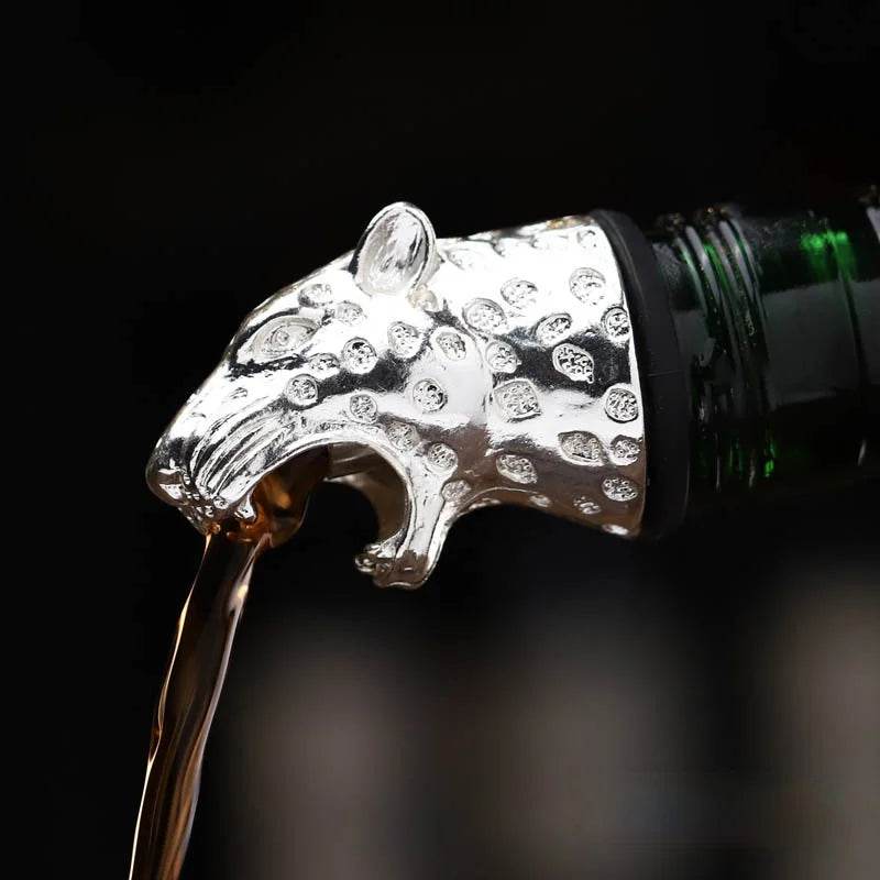1PC Bar decoration accessories nightclub bar counter accessories red wine pourer zinc alloy rhino lion head wine stopper - P12 Hub Europe