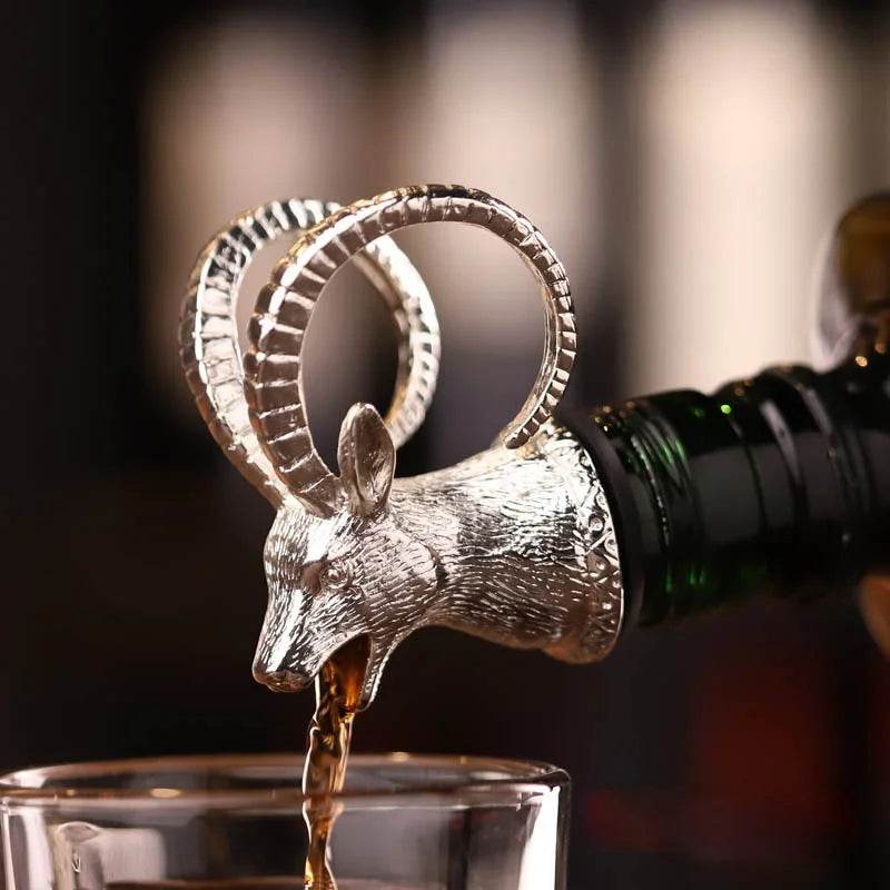 1PC Bar decoration accessories nightclub bar counter accessories red wine pourer zinc alloy rhino lion head wine stopper - P12 Hub Europe