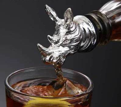1PC Bar decoration accessories nightclub bar counter accessories red wine pourer zinc alloy rhino lion head wine stopper - P12 Hub Europe
