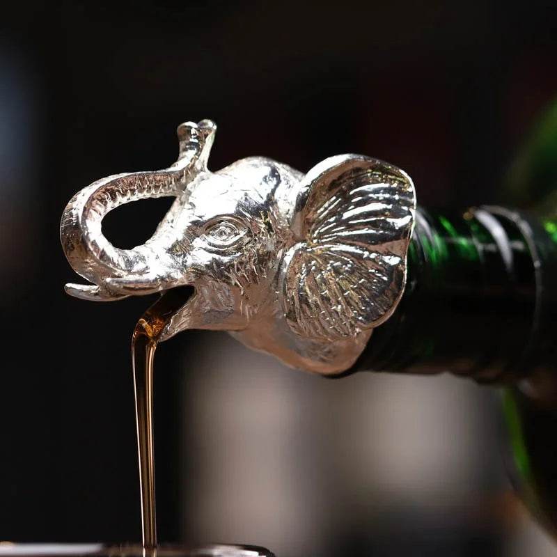 1PC Bar decoration accessories nightclub bar counter accessories red wine pourer zinc alloy rhino lion head wine stopper - P12 Hub Europe