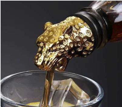 1PC Bar decoration accessories nightclub bar counter accessories red wine pourer zinc alloy rhino lion head wine stopper - P12 Hub Europe