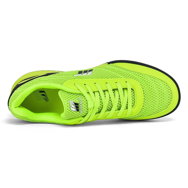 Men‘s Soccer Shoes Low Top Breathable Football Boots Non-Slip Futsal Training Sneakers Outdoor Ankle Spikeless Soccer Shoes