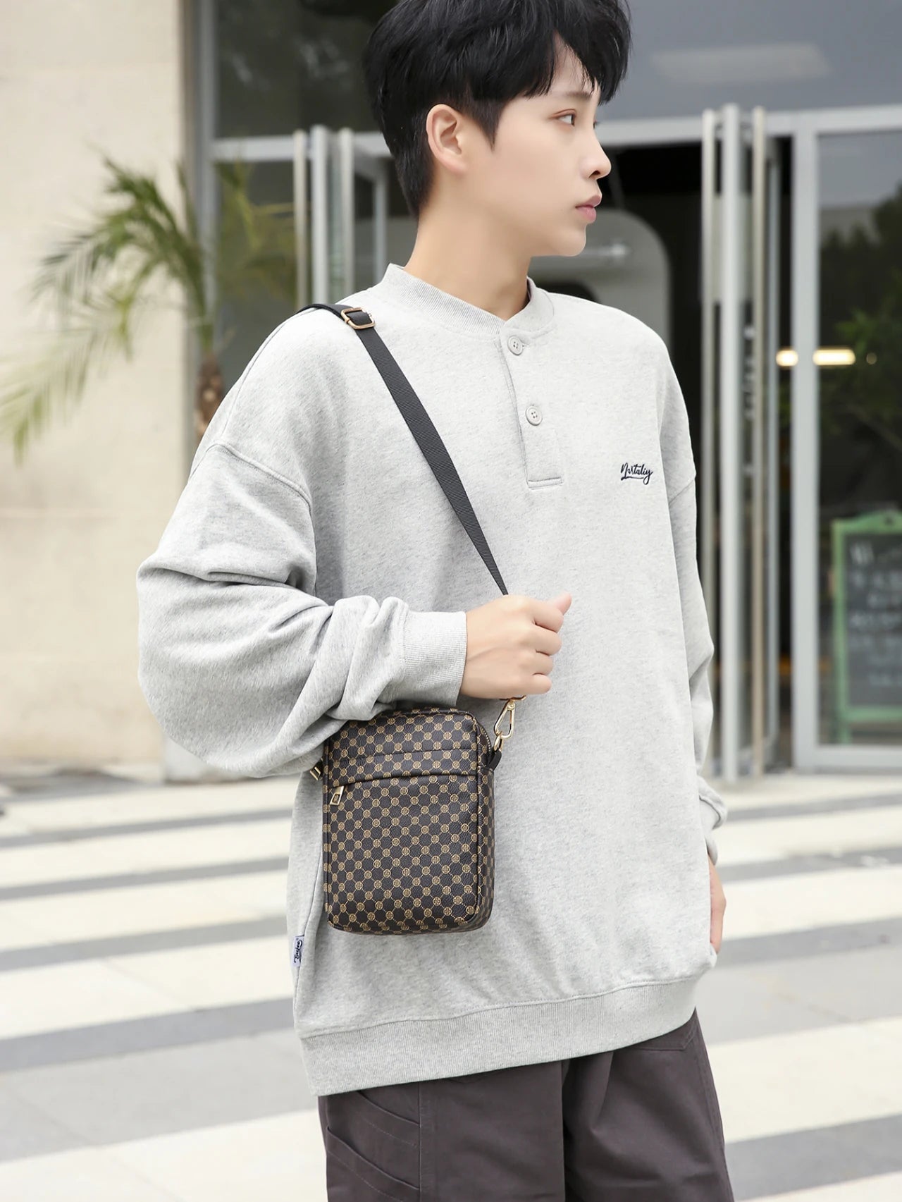 Men's Classics Mini Shoulder Bag Coin Purses Portable Male Lightweight PU Leather Small Crossbody Bags for Men Leisure Phone Bag