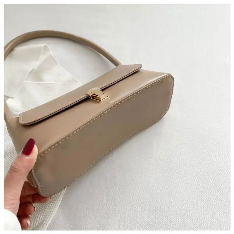 Women's Shoulder Bag Handbag Retro Baguette Bag Underarm Bag Fashion New Hand Shoulder Bag