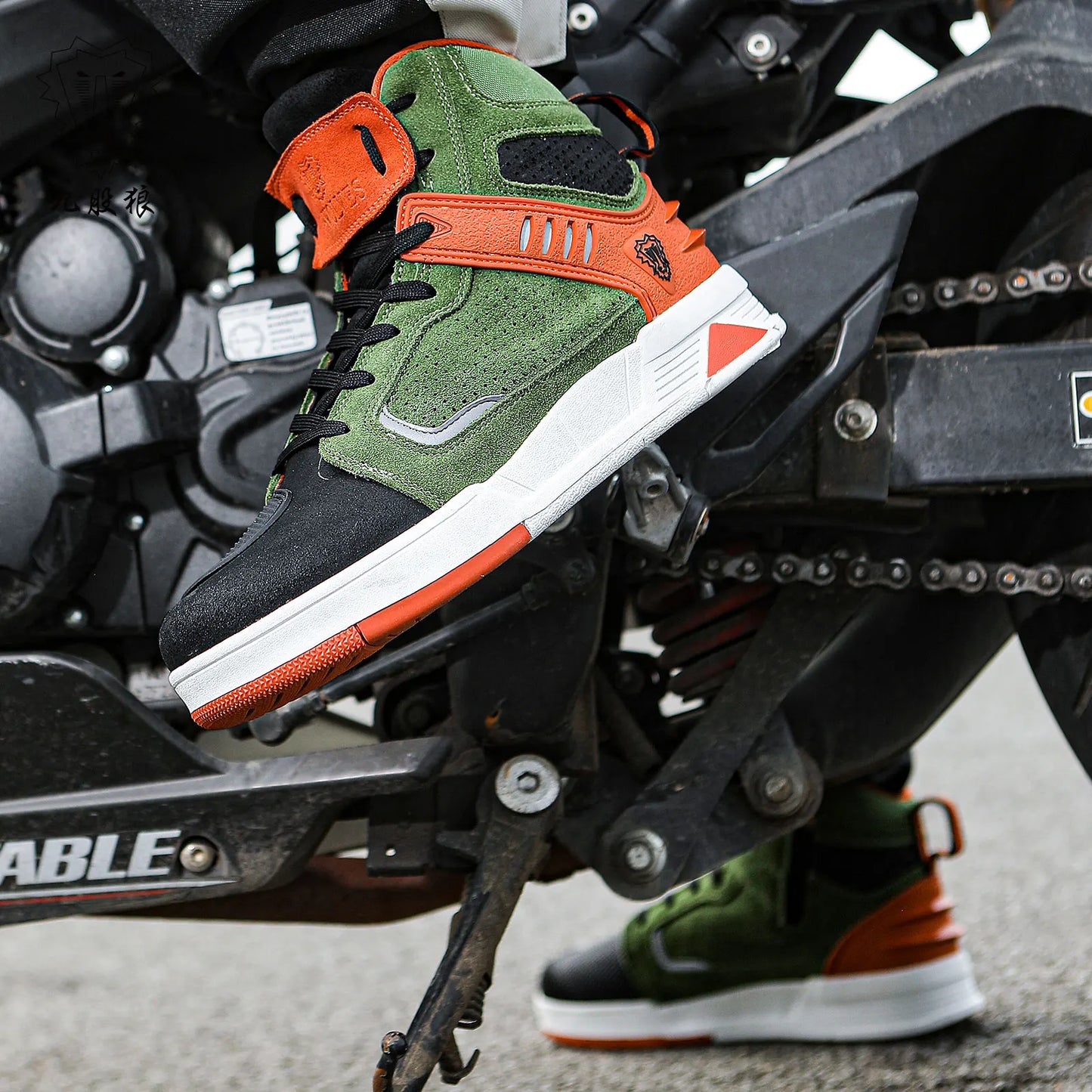 Professional Protective Motorcycle Shoes 2025 Wear-Resistant Cushioning Motorcycle Boots Non-Slip Waterproof Motorcycle Boots Breathable Anti-Collision Cycling Shoes Daily Work Clothing Motorcycle Shoes Long-Distance Motorcyc