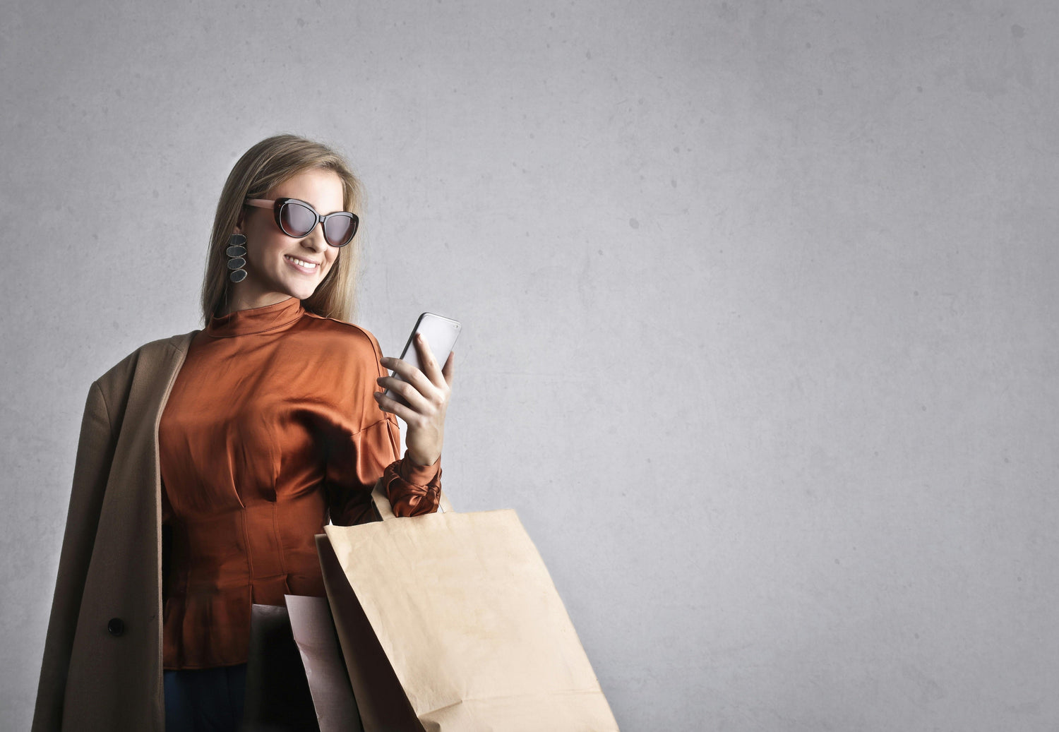 Apparel Acessories - P12 Hub Europe
