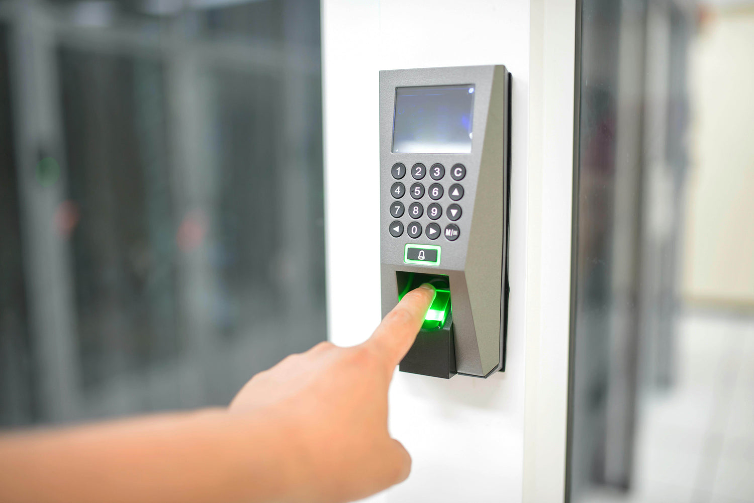 Fingerprint Locks - P12 Hub Europe