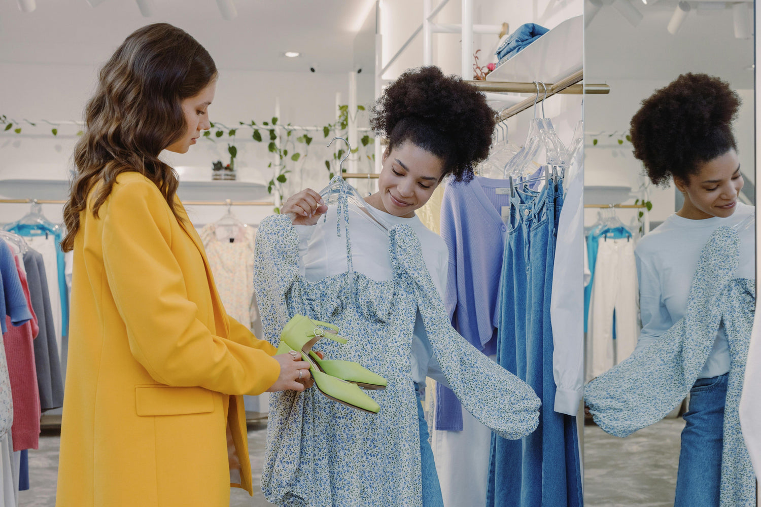 Women's Clothing - P12 Hub Europe