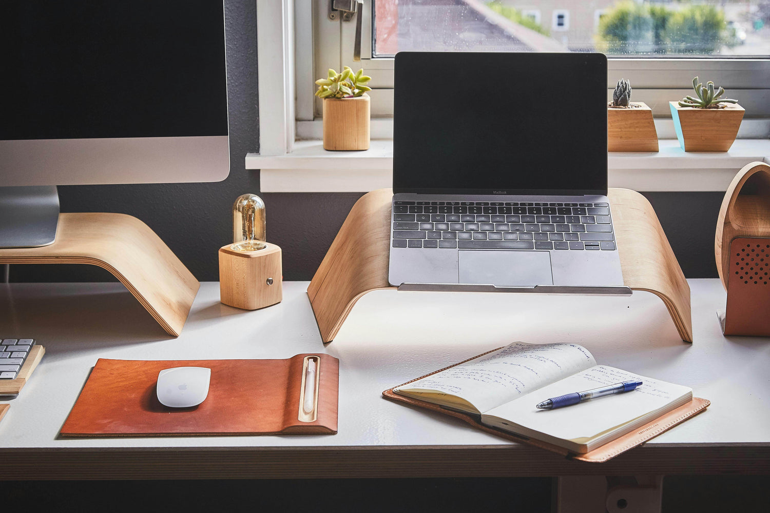 Home Office - P12 Hub Europe