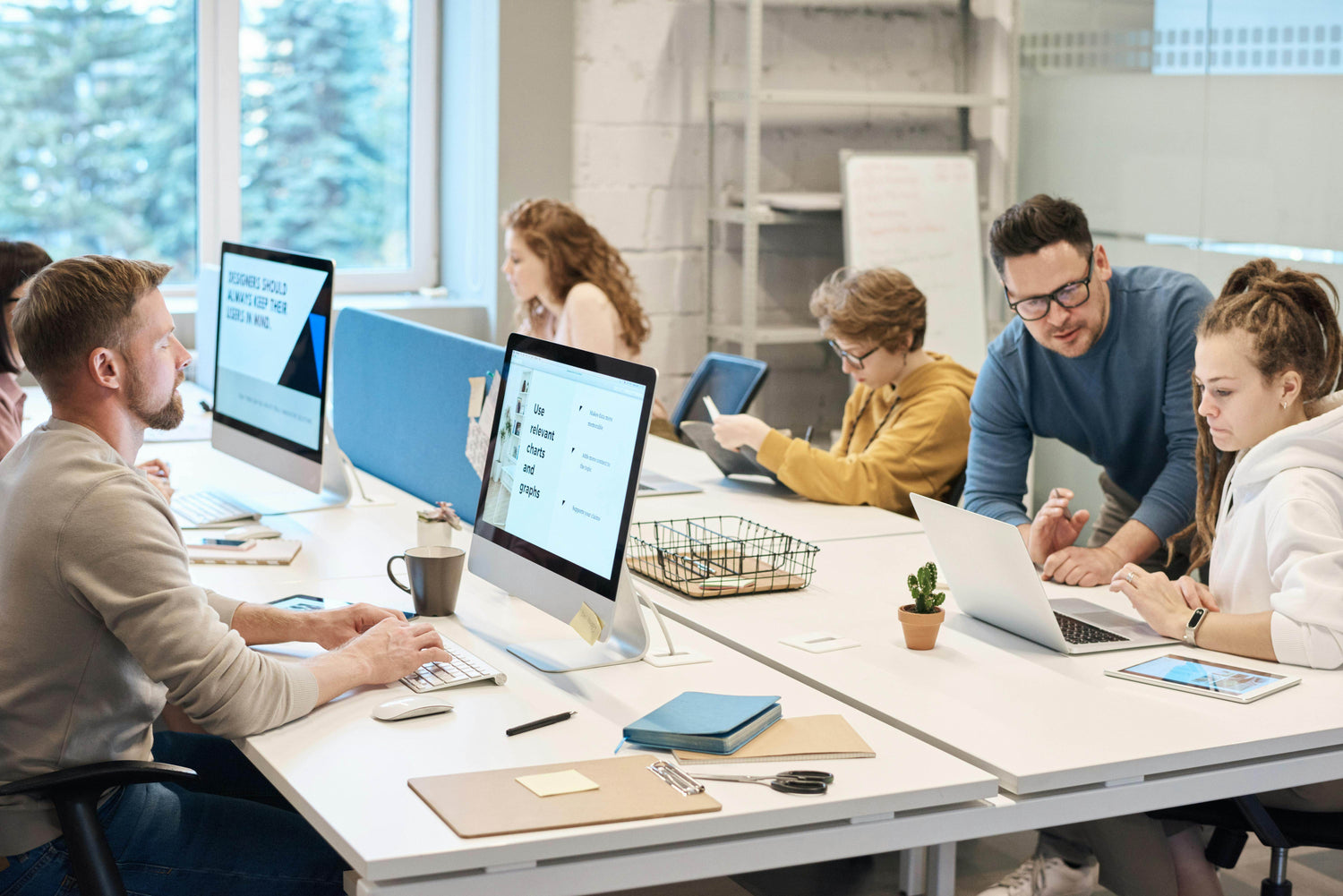 Desktops & AIO - P12 Hub Europe
