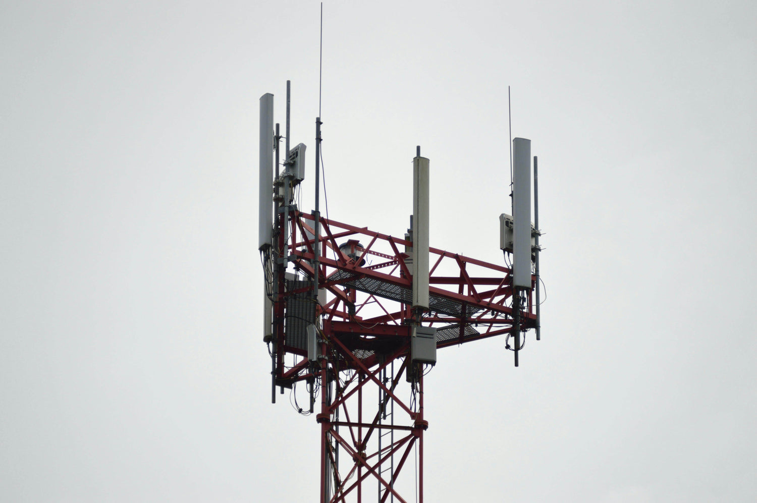 Phones & Telecommunications - P12 Hub Europe
