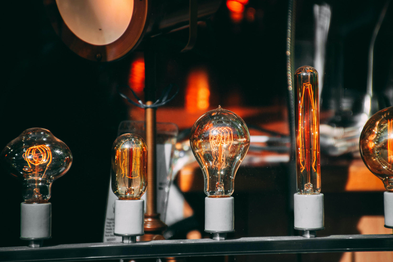 Lighting Bulbs & Tubes - P12 Hub Europe