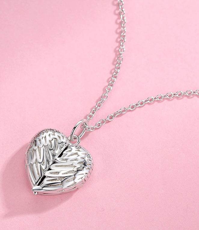 Custom heart necklace - P12 Hub Europe