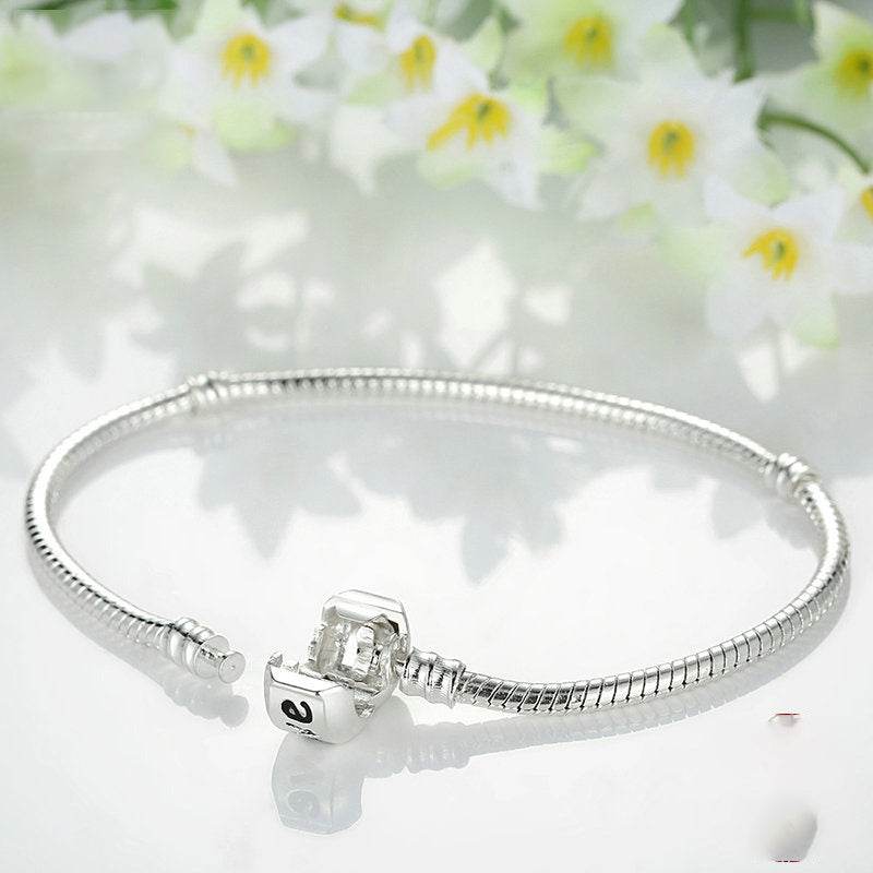 Silver beaded bracelet - P12 Hub Europe