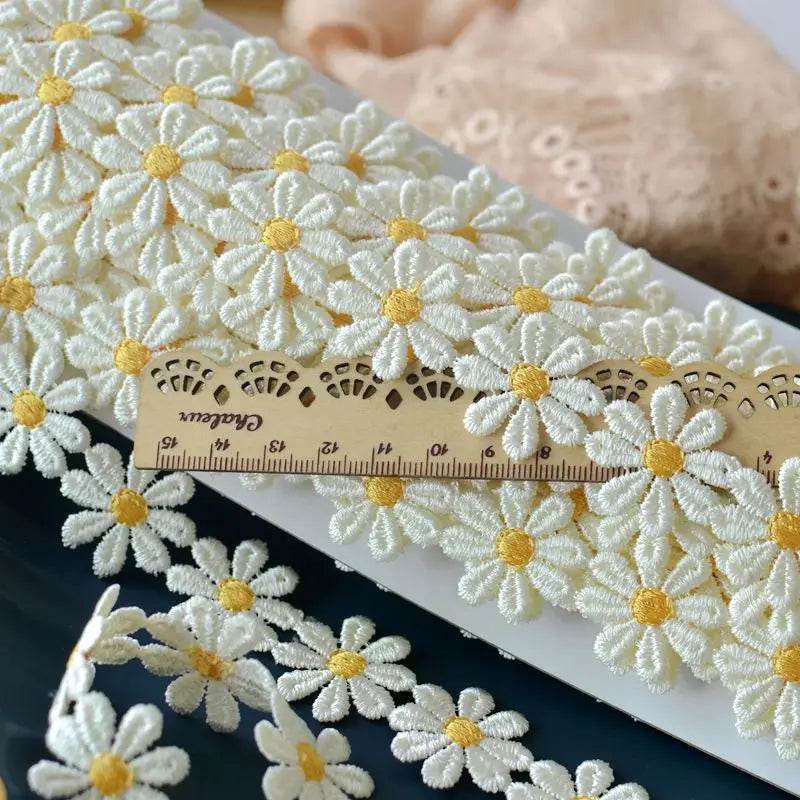 2.2CM Wide White Cotton Embroidered Daisy Lace Appliques 3D Flowers Fabirc Collar Neckline Trim Ribbon Dress Hats Sewing DIY - P12 Hub Europe