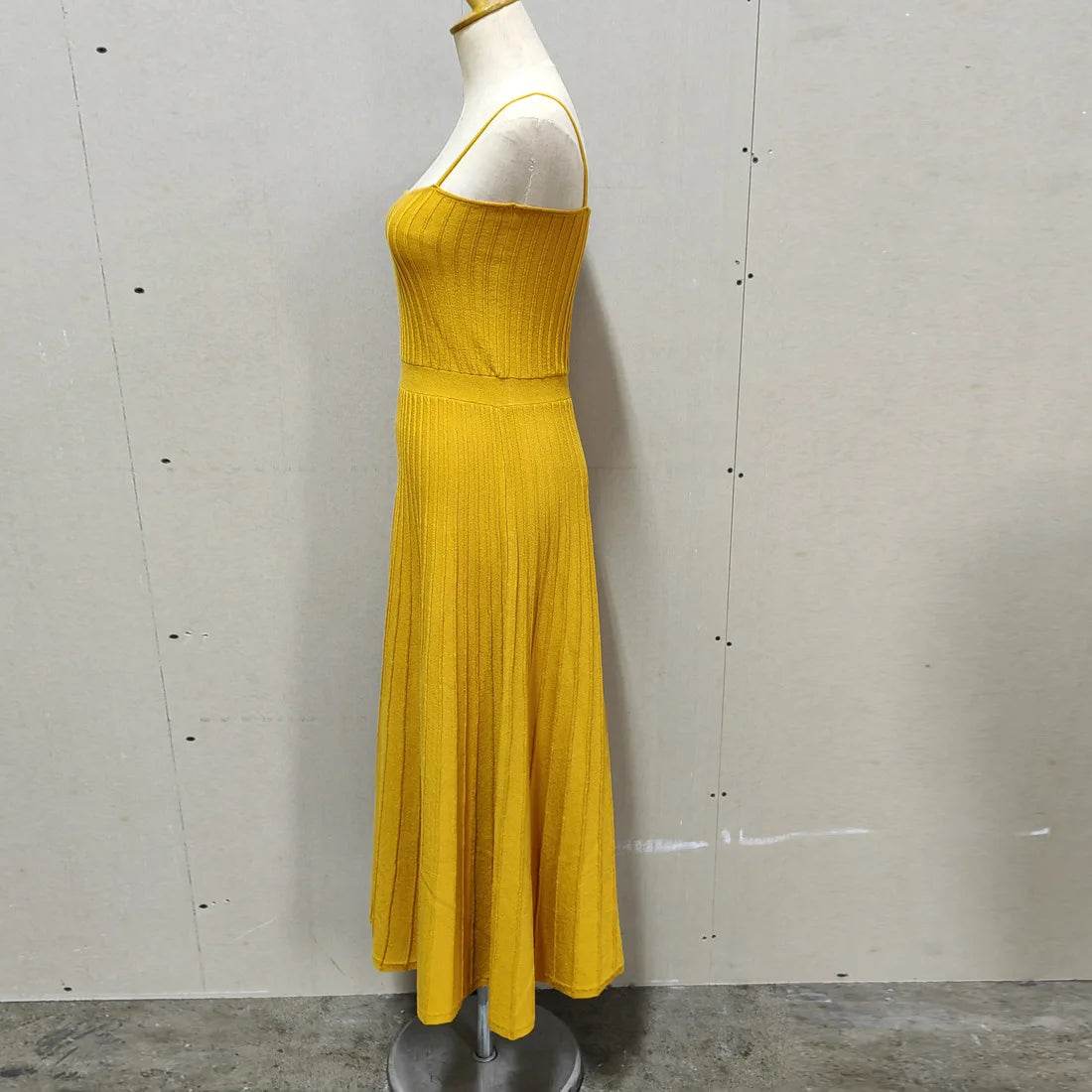 Tossy Backless Ribbed Maxi Dress - Summer Style - P12 Hub Europe