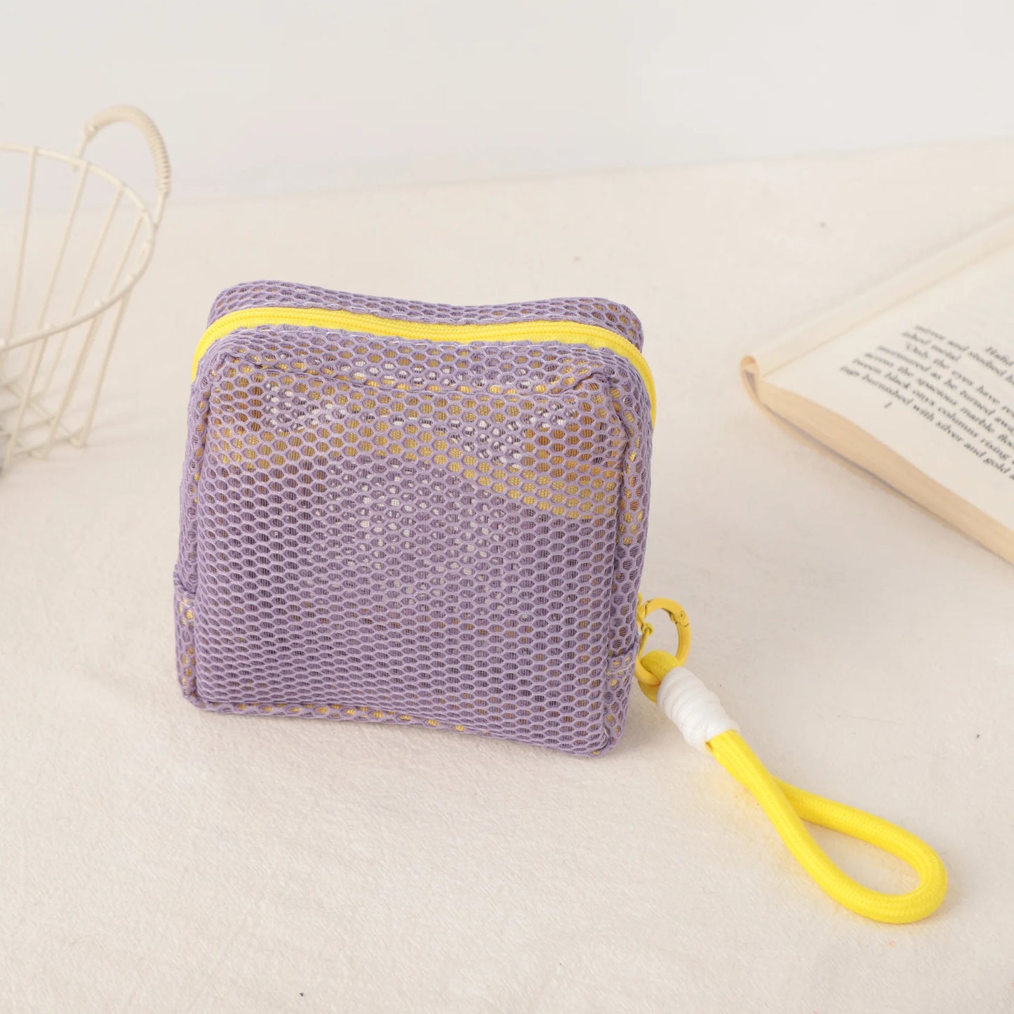 Stylish Lightweight Mesh Cosmetic Bag, Portable Square Cosmetic Storage Bag with Zipper, Multi-purpose Sundries Storage Bag
