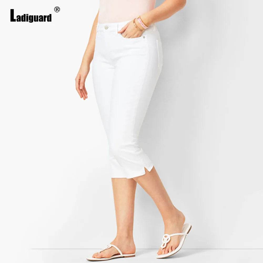 Plus Size Vintage Denim Capris - P12 Hub Europe