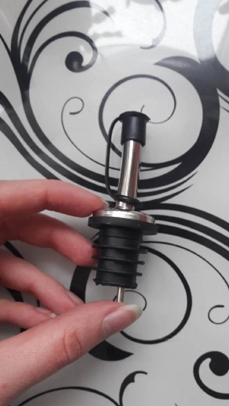 1PC Stainless Steel Oil Bottle Spout Pourer/Mouth with Stopper Flask Dry Red Wine Pot Bottle Cork Plug Olive Pourer Dispenser - P12 Hub Europe