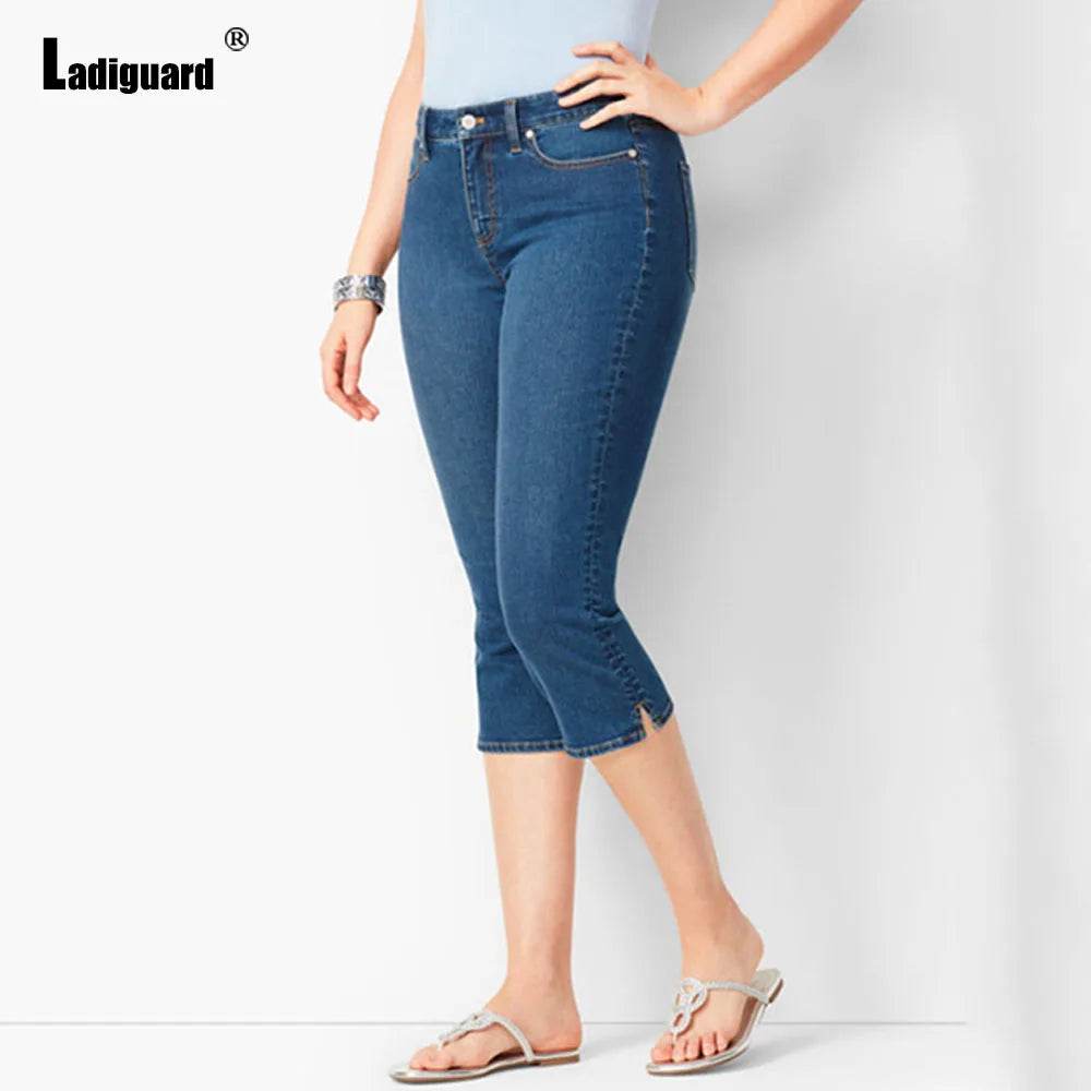 Plus Size Vintage Denim Capris - P12 Hub Europe
