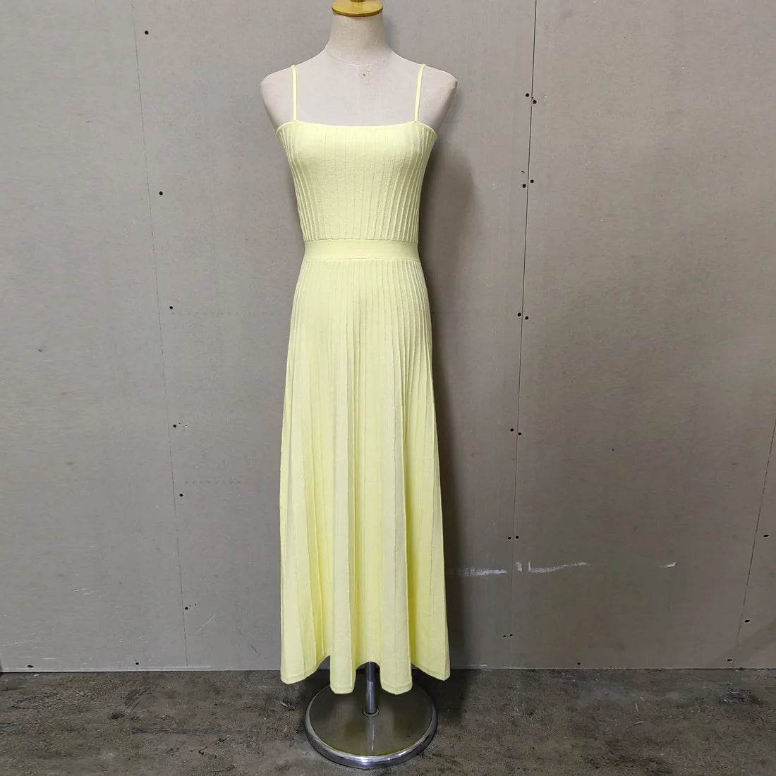 Tossy Backless Ribbed Maxi Dress - Summer Style - P12 Hub Europe