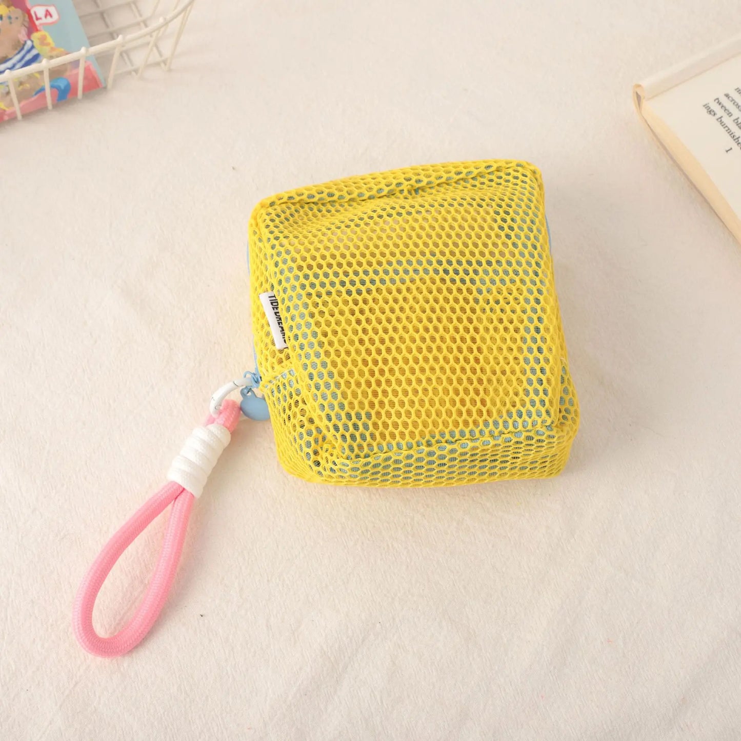 Stylish Lightweight Mesh Cosmetic Bag, Portable Square Cosmetic Storage Bag with Zipper, Multi-purpose Sundries Storage Bag
