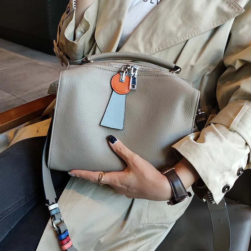 2025 geniune Leather women's handbags quality Boston Pillow bag fashion Commuter shoulder crossbody Doctor bag large capacity