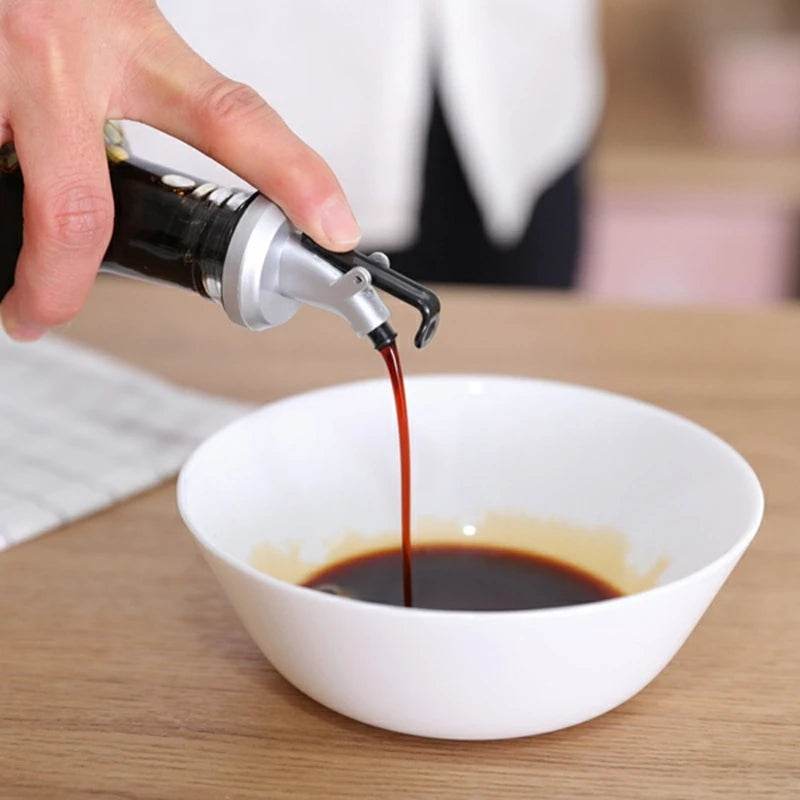New Oil Bottle Stopper Rubber Lock Plug Seal Leak-proof Food Grade Plastic Nozzle Sprayer Liquor Dispenser Wine Pourer Barware - P12 Hub Europe