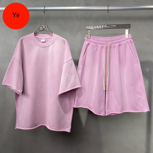 A shirt and shorts suit(You can buy them separately. Please buy both shirts and shorts for the suit)