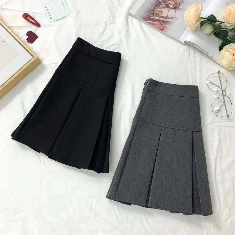 Women's Gray Pleated Mini Skirt - P12 Hub Europe
