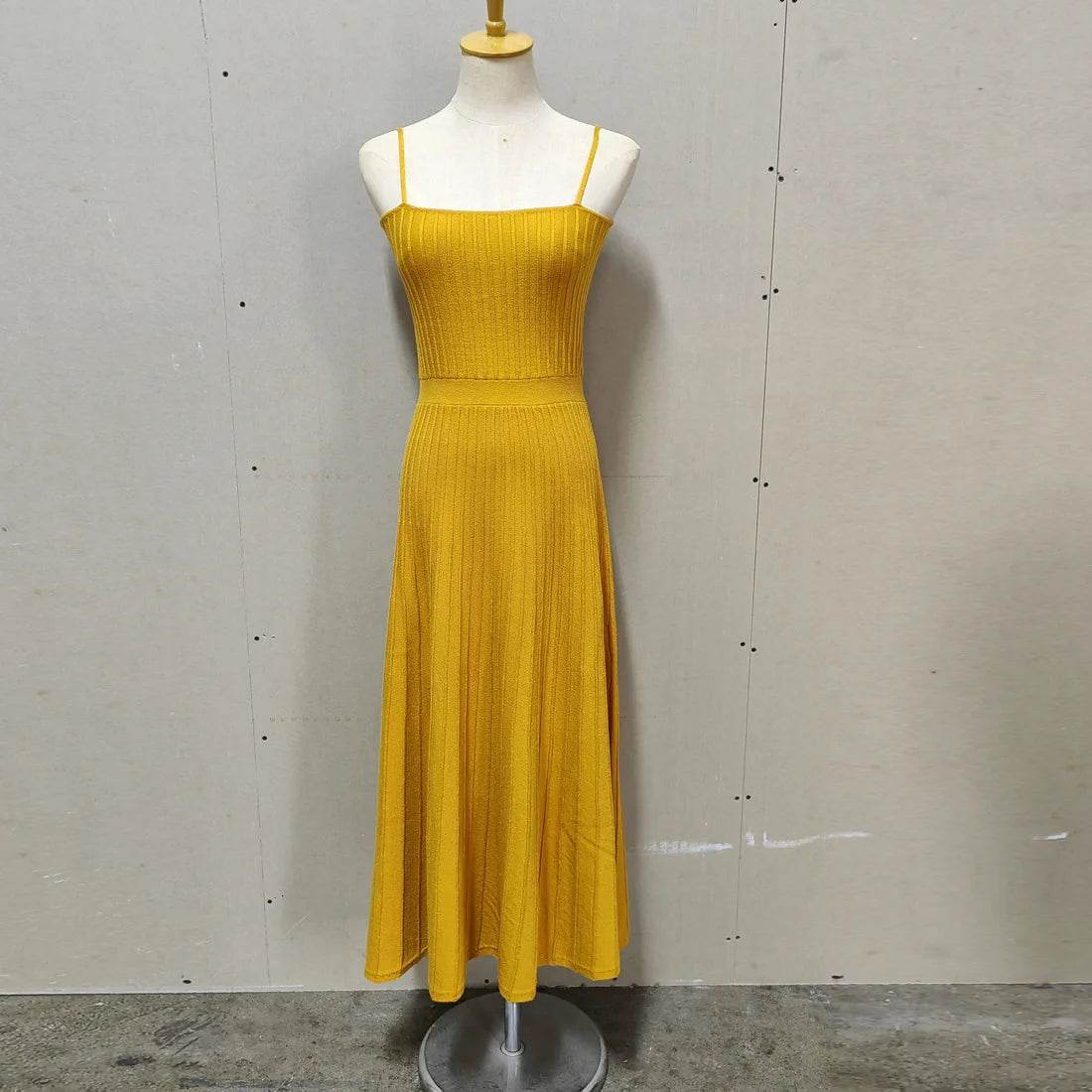 Tossy Backless Ribbed Maxi Dress - Summer Style - P12 Hub Europe
